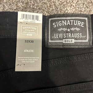 Levi's Signature Black Relaxed Men's Jeans